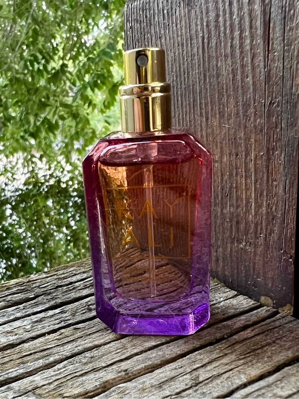 Kayali Fleur Majesty Rose Royale travel